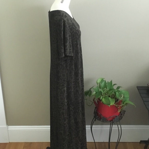 Woman’s Maxi Short Sleeve Leopard Print Dress - Picture 4 of 7